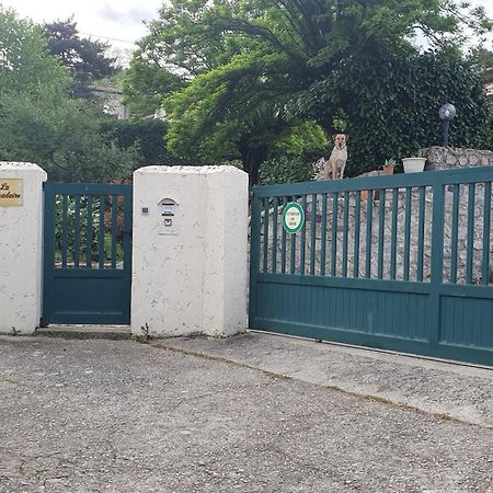 Lautre Bed & Breakfast Joyeuse Phòng bức ảnh