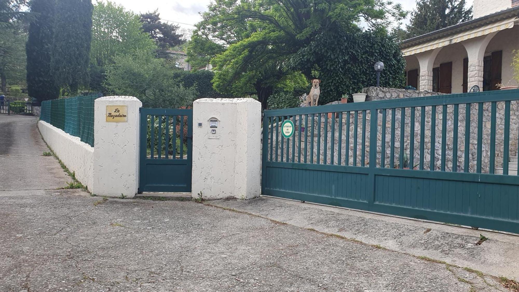 Lautre Bed & Breakfast Joyeuse Phòng bức ảnh